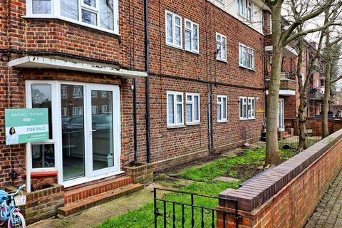 27 Clayburn Gardens, South Ockendon, RM15 6AT