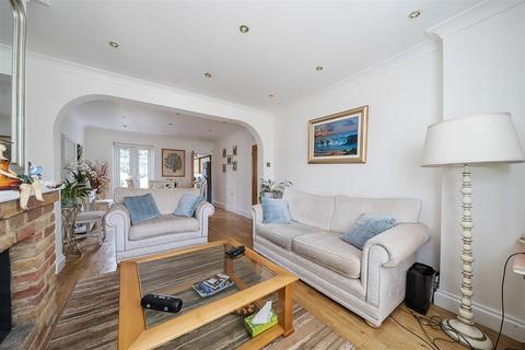 23 Titian Avenue, Bushey Heath, Bushey, WD23 4GB