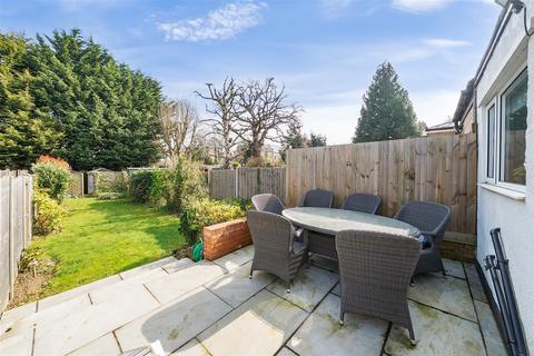 23 Titian Avenue, Bushey Heath, Bushey, WD23 4GB