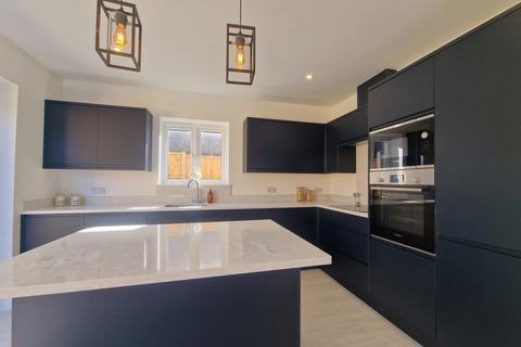 4 bedroom house to rent, Back Street, Ringwould, CT14