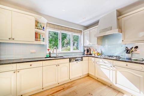4 Beaconfields, Sevenoaks, TN13 2NH