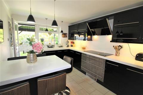 5 Ashleigh Drive, Sheffield, S12 2SA
