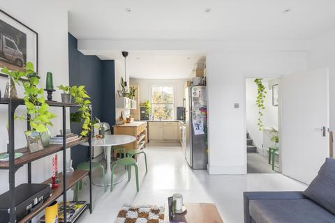9b Wharfdale Road, London, N1 9SB