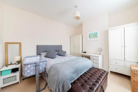 2 bedroom apartment to rent, Chandos Avenue, Ealing, London W5