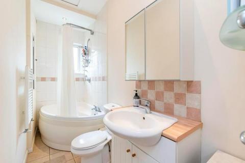 2 bedroom apartment to rent, Chandos Avenue, Ealing, London W5