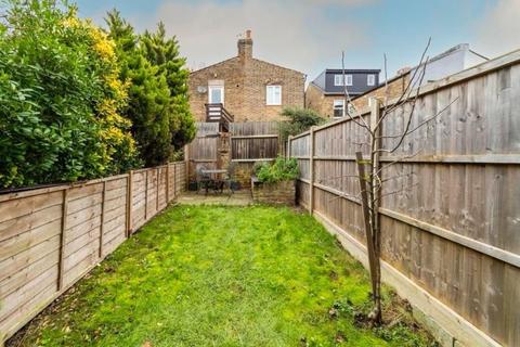 2 bedroom apartment to rent, Chandos Avenue, Ealing, London W5