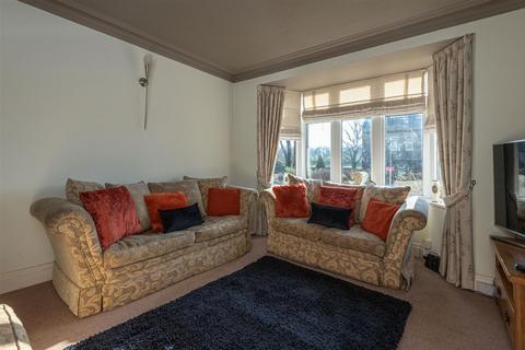 3 bedroom semi-detached house for sale, Hammerstones Road, Elland