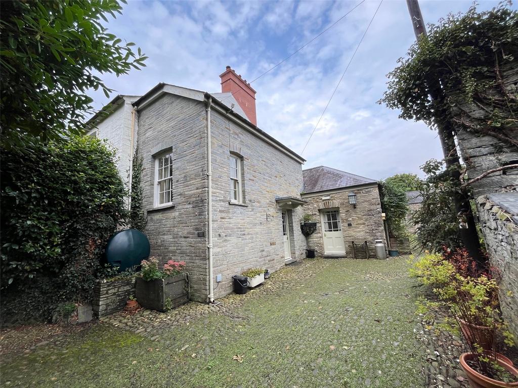 Cottages Courtyard
