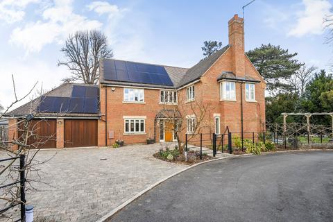 4 bedroom detached house for sale, Michael Taylor Close, Peterborough, Cambridgeshire, PE3