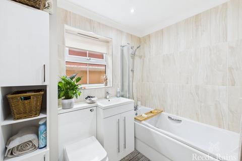 16 Chapel Close, Flamborough, Bridlington, YO15 1NZ