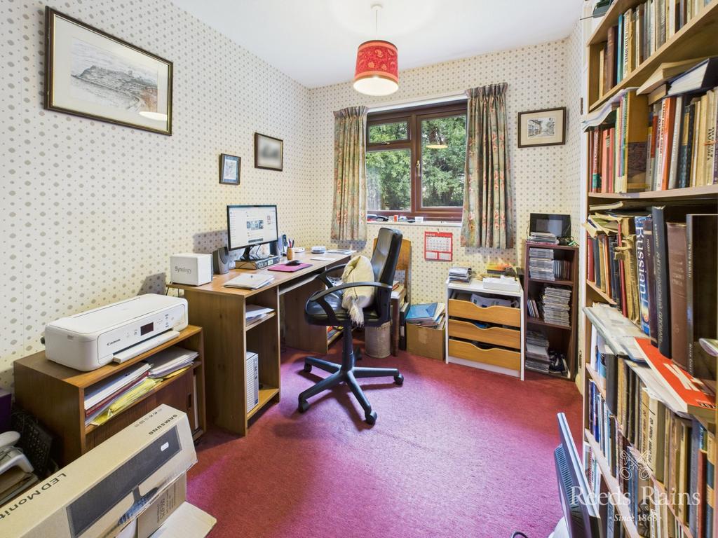 Bedroom 4/ Study