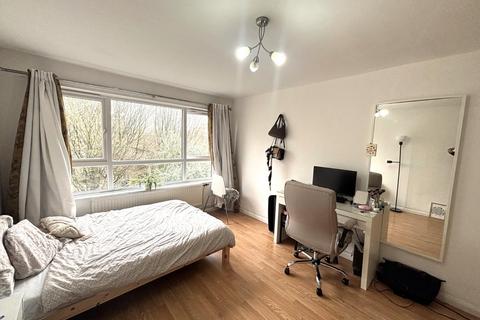 10 Ingram Close, London, SE11 6NN