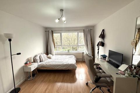 10 Ingram Close, London, SE11 6NN