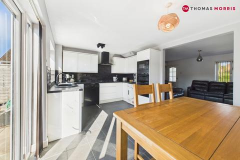 3 bedroom terraced house for sale, Otter Way, St Neots PE19