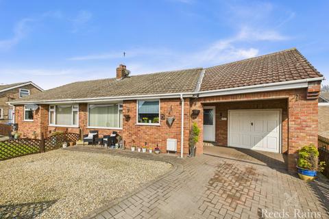 3 bedroom bungalow for sale, West Garth Gardens, Scarborough YO11