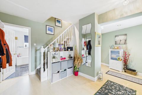 3 bedroom bungalow for sale, West Garth Gardens, Scarborough YO11