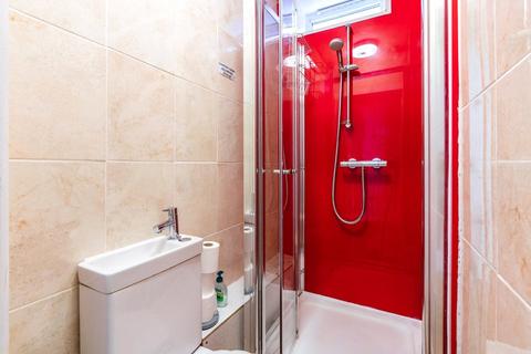 3 bedroom terraced house to rent, Ordnance Road, Hampshire SO15