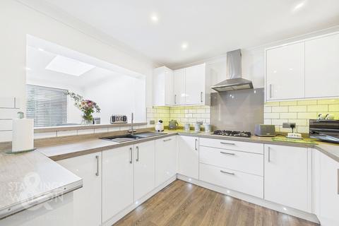 3 bedroom chalet for sale, Orchard Close, Norwich, Norfolk