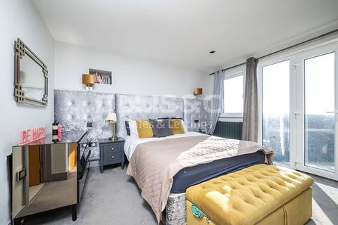40 Tithe Walk, London, NW7 2QA