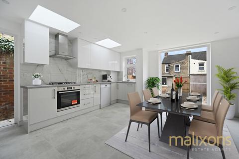 2 Dunkeld Road, London, SE25 6QH