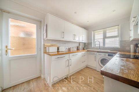7 Hackneys Corner, Great Blakenham, Ipswich, IP6 0JQ