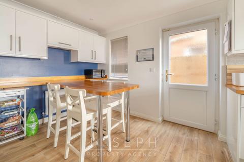 7 Hackneys Corner, Great Blakenham, Ipswich, IP6 0JQ