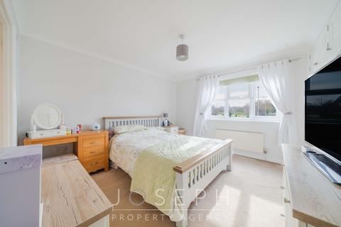 7 Hackneys Corner, Great Blakenham, Ipswich, IP6 0JQ
