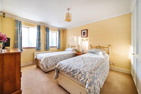 3 bedroom end of terrace house for sale, The Chyne, Gerrards Cross, Buckinghamshire, SL9