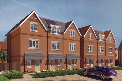 3 bedroom terraced house for sale, Barberry Road, High Wycombe, Buckinghamshire
