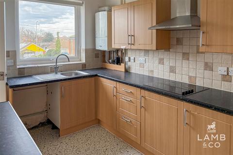 2 bedroom flat for sale, Silverdale Court, Clacton-on-Sea CO15