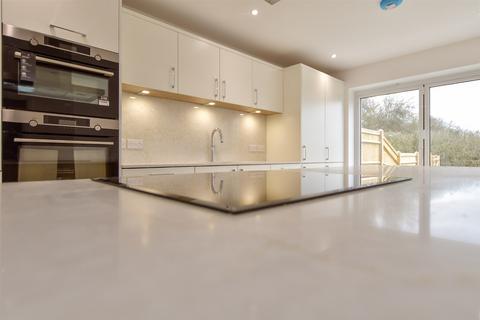 4 bedroom terraced house for sale, Ryeland Drive, Ashford TN26