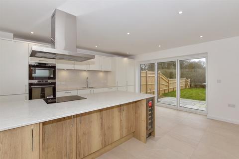 4 bedroom terraced house for sale, Ryeland Drive, Ashford TN26