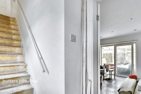 57 Brundall Oval, Stoke-on-trent, ST2 0PD