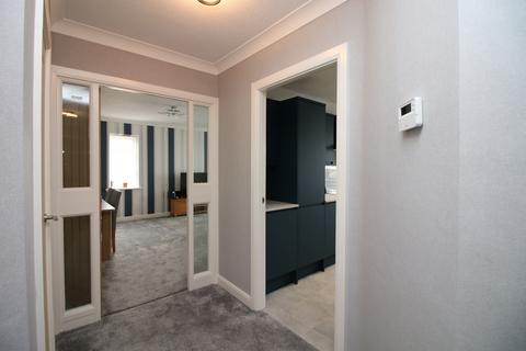 2 bedroom apartment for sale, Grosvenor Court, Ellerbeck Road, Thornton-Cleveleys, FY5