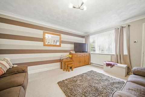 83 Arncliffe Drive, Knottingley, WF11 8SS