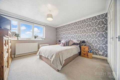 83 Arncliffe Drive, Knottingley, WF11 8SS