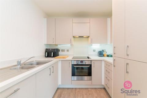 1 bedroom flat to rent, Medawar Drive, London