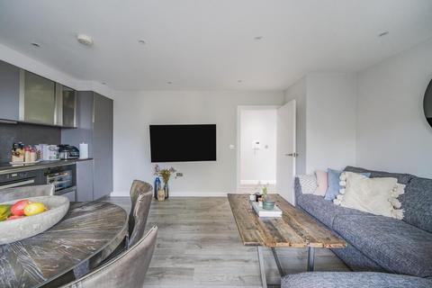 2 bedroom flat for sale, Victoria Road, Acton
