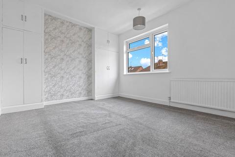 39 Roydene Crescent, Leicester, LE4 0GN