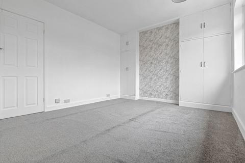 39 Roydene Crescent, Leicester, LE4 0GN