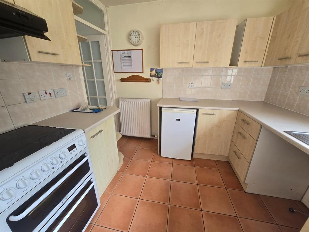 Kitchen 1.jpg