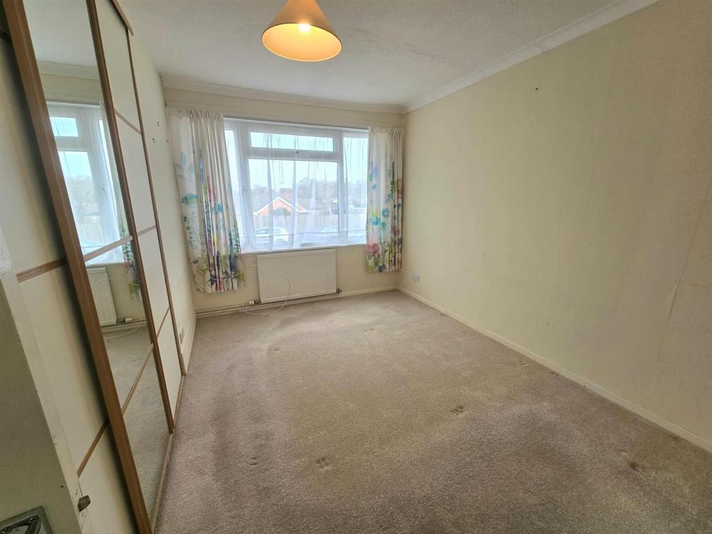 Bedroom 1.jpg