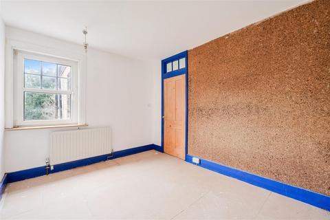 153 Hook Road, Epsom, KT19 8TU