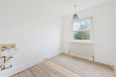153 Hook Road, Epsom, KT19 8TU