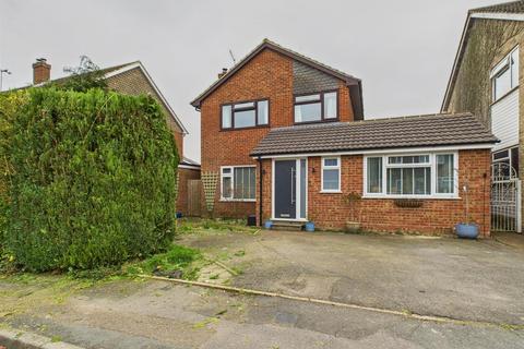 8 Dovecote Close, Haddenham, Aylesbury, HP17 8BS