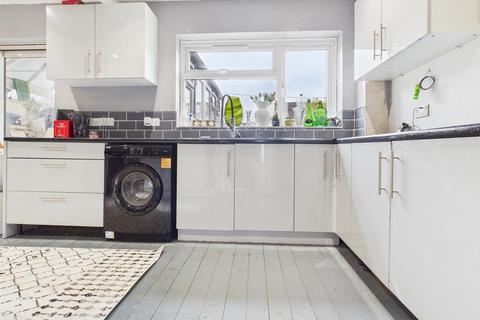 8 Dovecote Close, Haddenham, Aylesbury, HP17 8BS