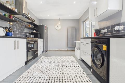 8 Dovecote Close, Haddenham, Aylesbury, HP17 8BS
