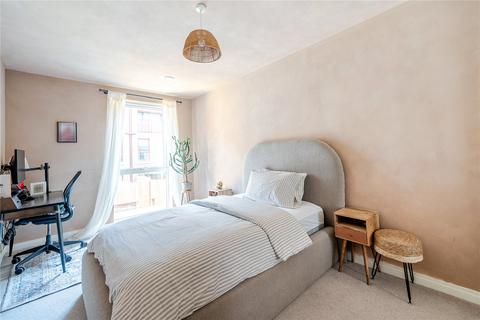 3 bedroom maisonette for sale, Leyton Green Road, London
