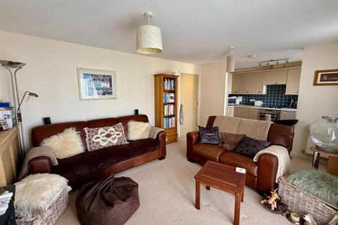 2 bedroom flat for sale, Snowberry Road, Newport