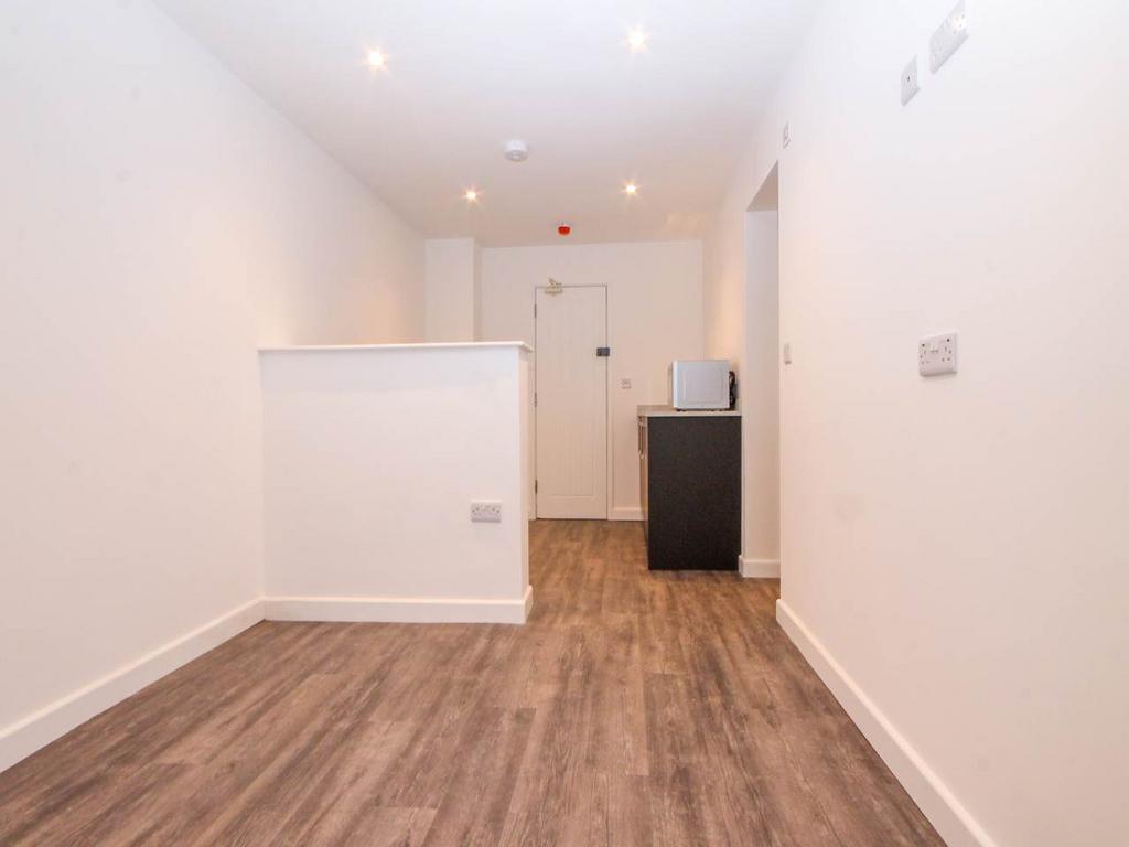 3, 123 parkwood loun
